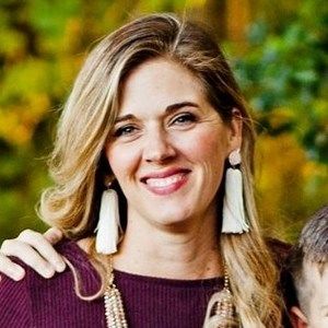 Meet your Posher, Lois